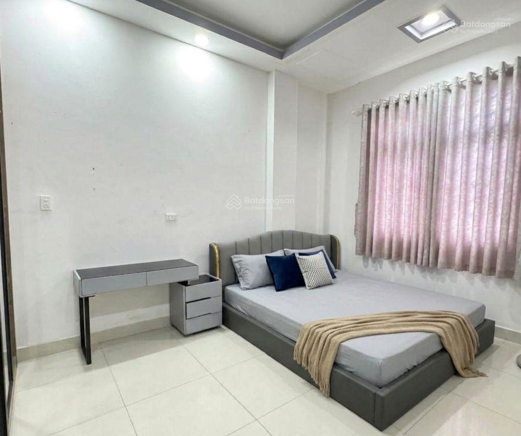 Chỉ 7 t.ỷ nhỏ. quá vip. ngay c đại thành. trịnh đình trọng. 3 tầng. dt 5.5 x 14. hxh thôngb3ddfb