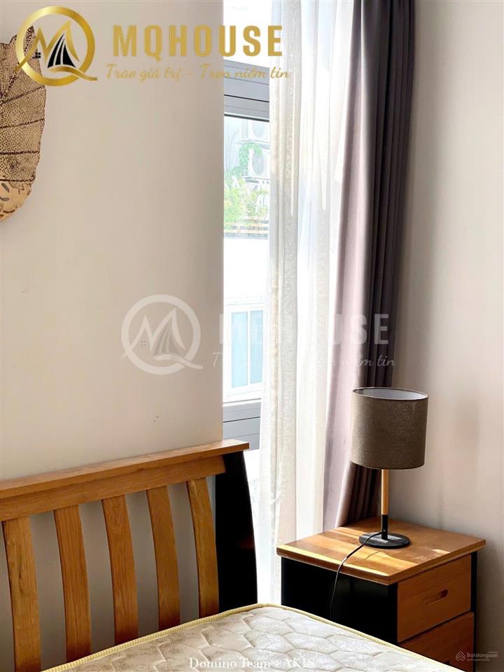 Căn hộ mới trống lại ngay tại trần não, nhiều ánh sáng tự nhiên, dễ di chuyển sang các quận center