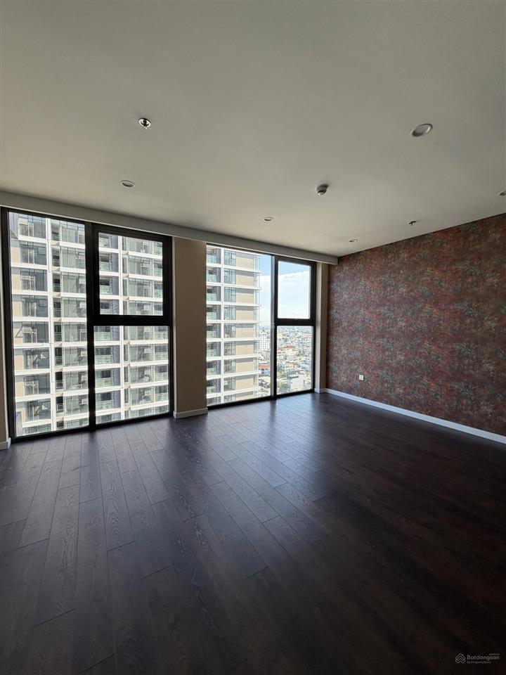 Hạ giá tới 599tr bán gấp căn hộ filmore 3 ngủ tầng 18, 145m², 23,89 tỷ view sông hàn triệu đô