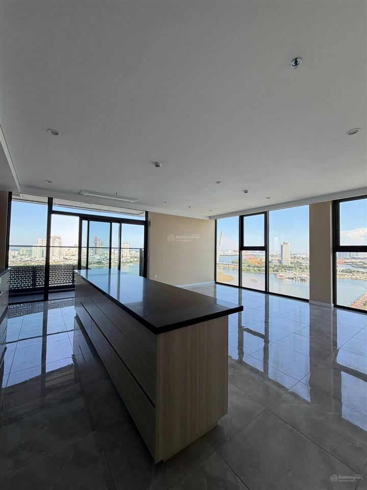 Hạ giá tới 599tr bán gấp căn hộ filmore 3 ngủ tầng 18, 145m², 23,89 tỷ view sông hàn triệu đô