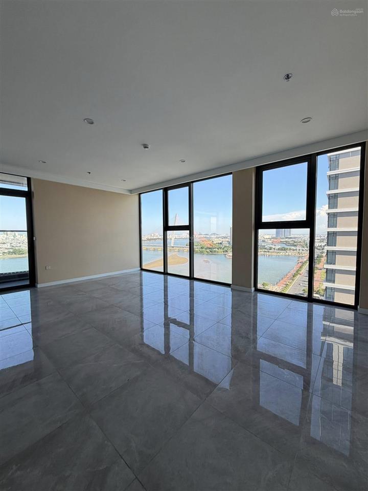 Hạ giá tới 599tr bán gấp căn hộ filmore 3 ngủ tầng 18, 145m², 23,89 tỷ view sông hàn triệu đô