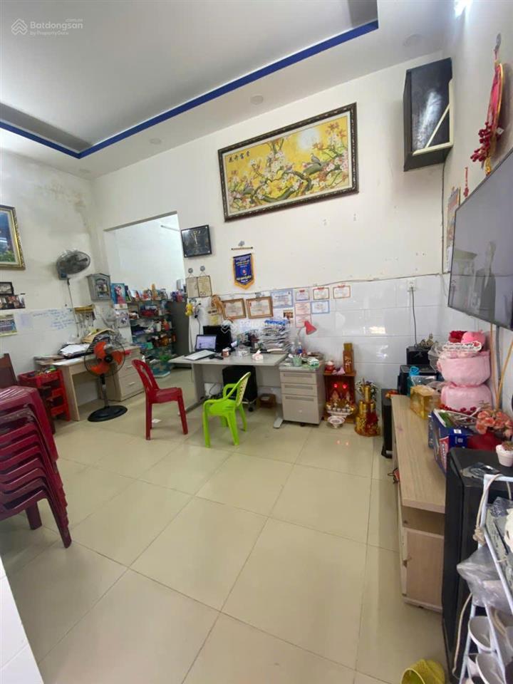 Cần bán đất tặng nhà 134m2 shr 4,5 tỷ