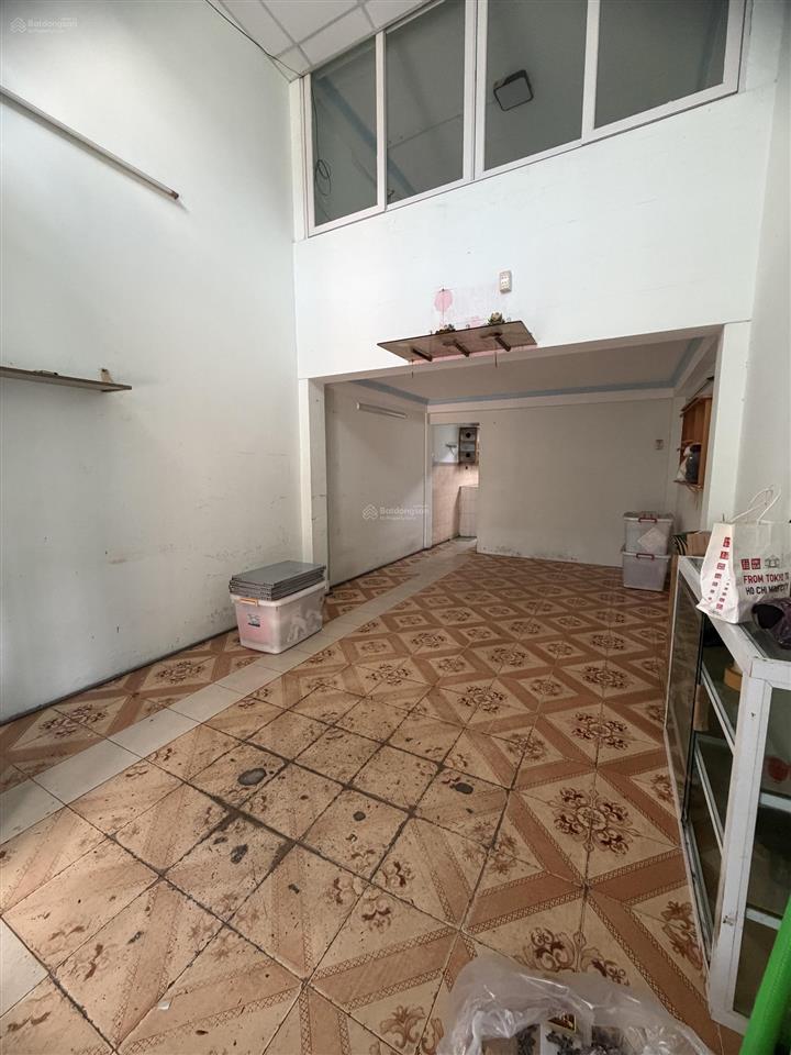 Cần bán nhà hẻm xe hơi f8, q11