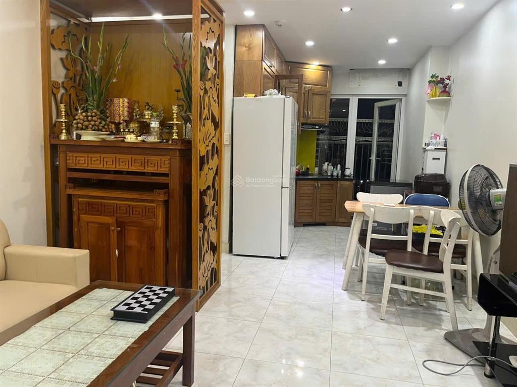 Chỉ 3,95 tỷ sở hữu căn 2pn đẹp tại gemek tower 1 lê trọng tấn