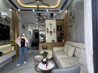 Mình chính chủ cần bán nhà 3 tầng kiệt đường nhựa 140 nguyễn chánh , p. hòa minh. dt  62m.
