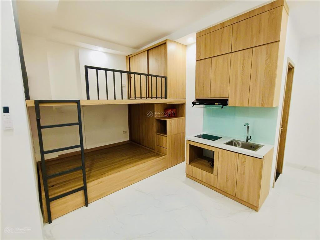 Trần thái tông 54m2 5t  50m ra đường oto