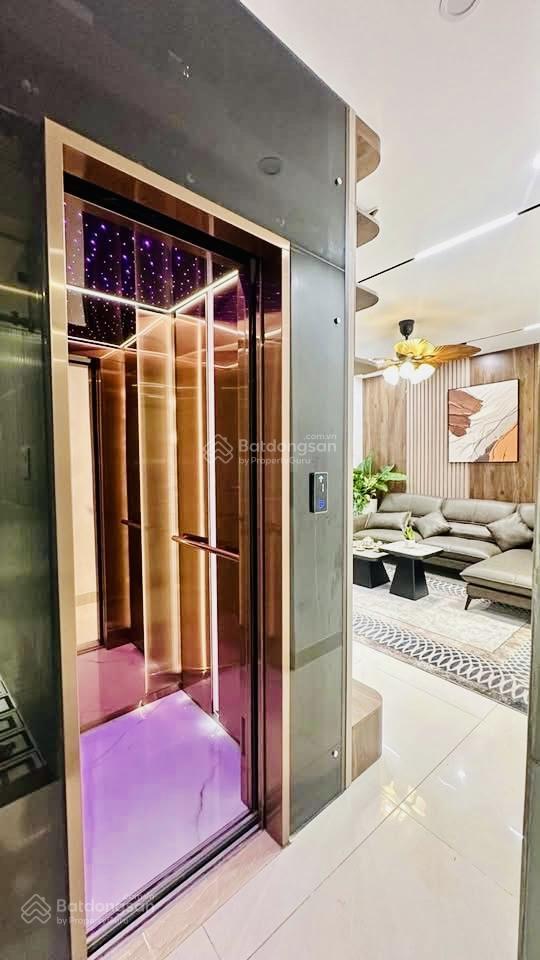 Nguyễn khang 33m 6t oto đỗ cửa  5m ra mặt phố