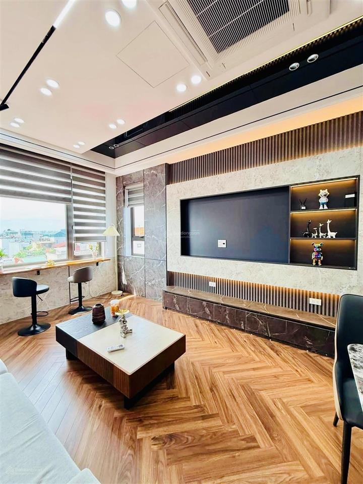 Nguyễn khánh toàn 49.5m 6t  5m ra mặt phố