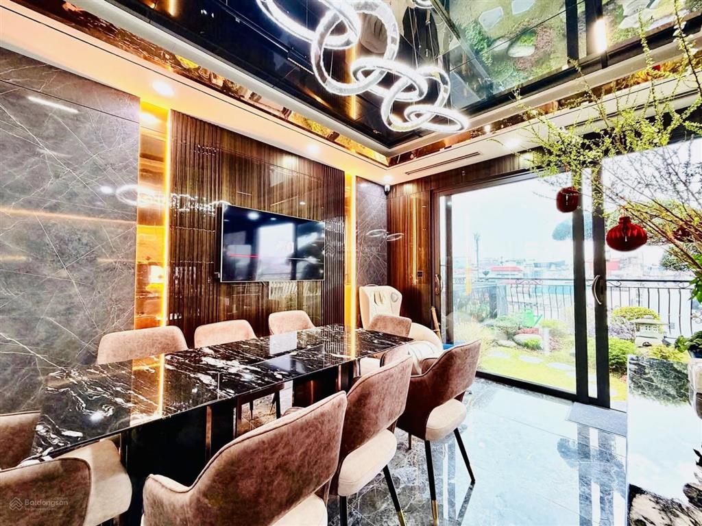 Nguyễn khang 50m 7t  22m ra mặt phố