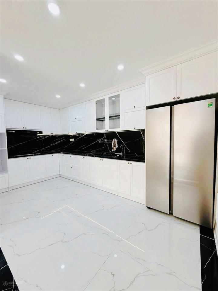 Dịch vọng 50m 6t  6m ra mặt phố