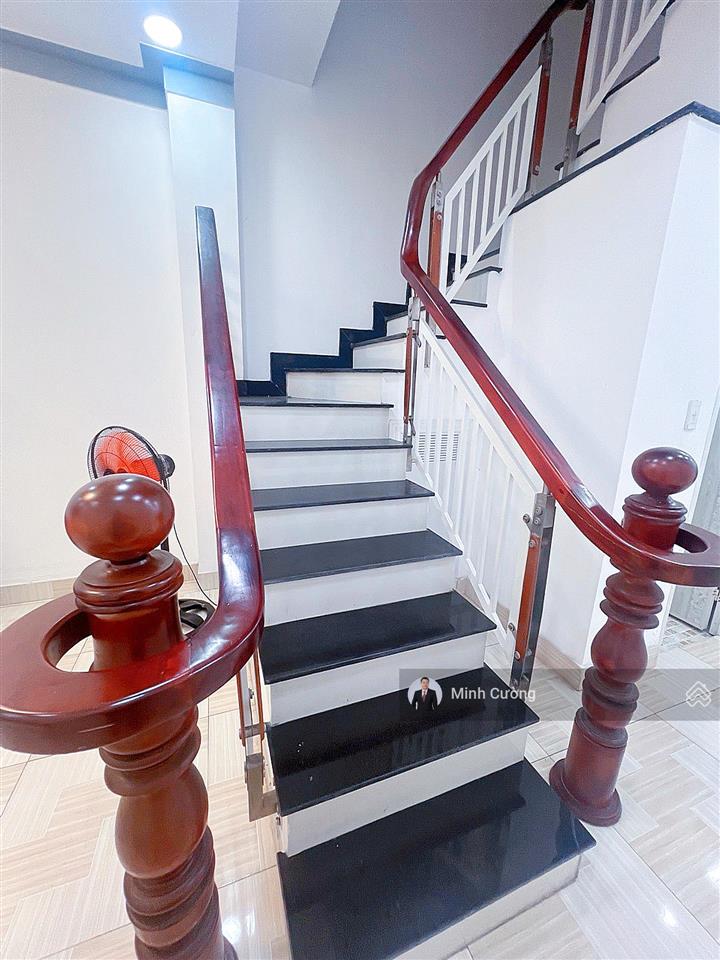 Bán nhà hoàng hoa thám, sát chợ bà chiểu, 36m2 vuông vức, vf3 thông sát mt, 2 tầng btct, chỉ 6.85tỷ