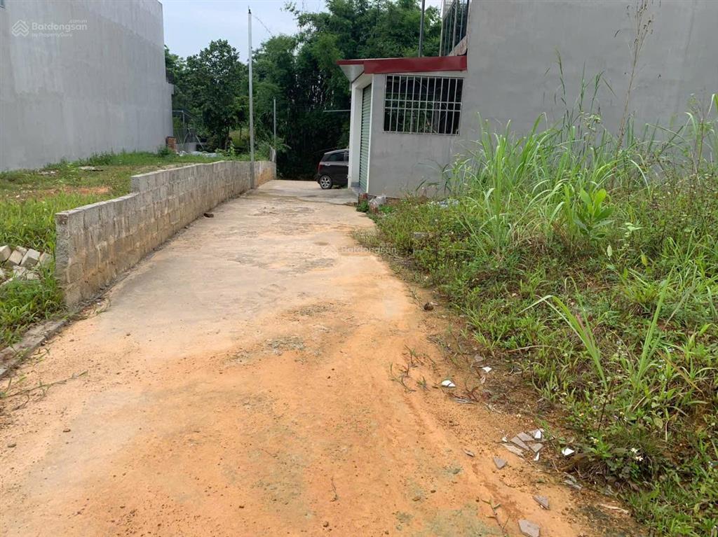 Đất sổ đỏ 73m qua ga quán triều 100m