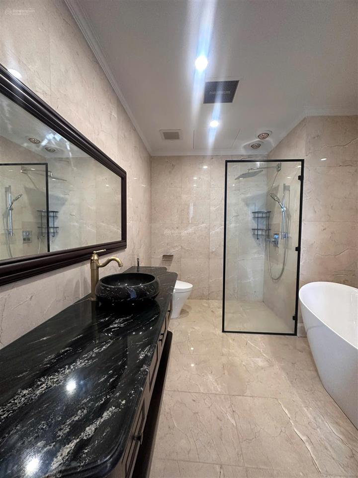 2 ngủ hàng hiếm tại hanoi signature. chính chủ gửi bán, đã có sổ đỏ. miễn phí dịch vụ 5 năm