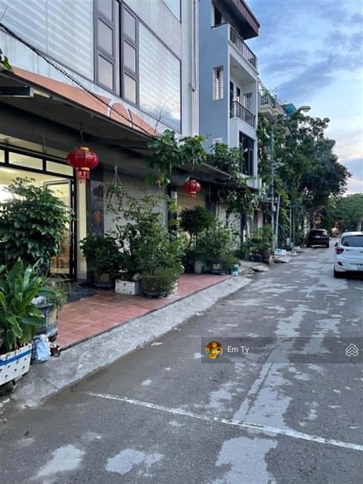 Chính chủ nhờ bán đất vạn phúcphân lô2 ô tô tránhvỉa hè kinh doanhhàng xóm cán bộdt 60m26tỷ5