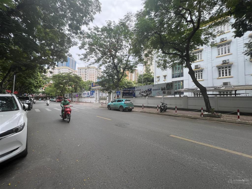 Hiếm mặt phố nguyễn thị định 90m2  2 mặt tiền trước sau đều 8m  phù hợp xây building 10 tầng
