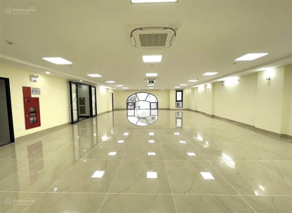 Hiếm mặt phố trường chinh đống đa  320m2  mt 22m  8 tầng, 3 thang máy  giá hơn 200 tỷ