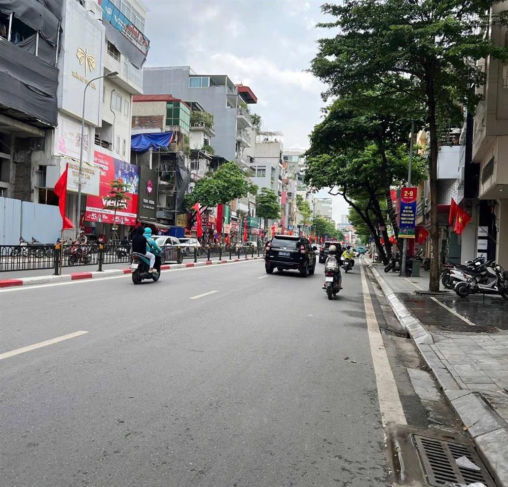Mặt phố tôn đức thắng 175m2 mặt tiền 5.5m sổ vuông vắn xây building 10 tầng quá đẹp