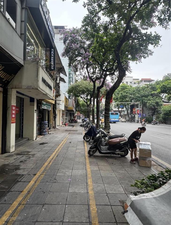 Bán nhà mặt phố huế hai bà trưng 189m2 mặt tiền 6.8m phù hợp xây building  giá đẹp trên 100 tỷ