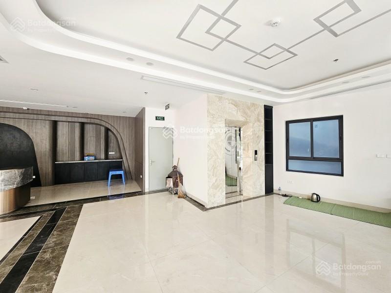 Mặt phố nguyễn cảnh dị lô góc 3 mặt thoáng  200 x 9t thang máy  có hầm  mặt tiền 9m 85 tỷ