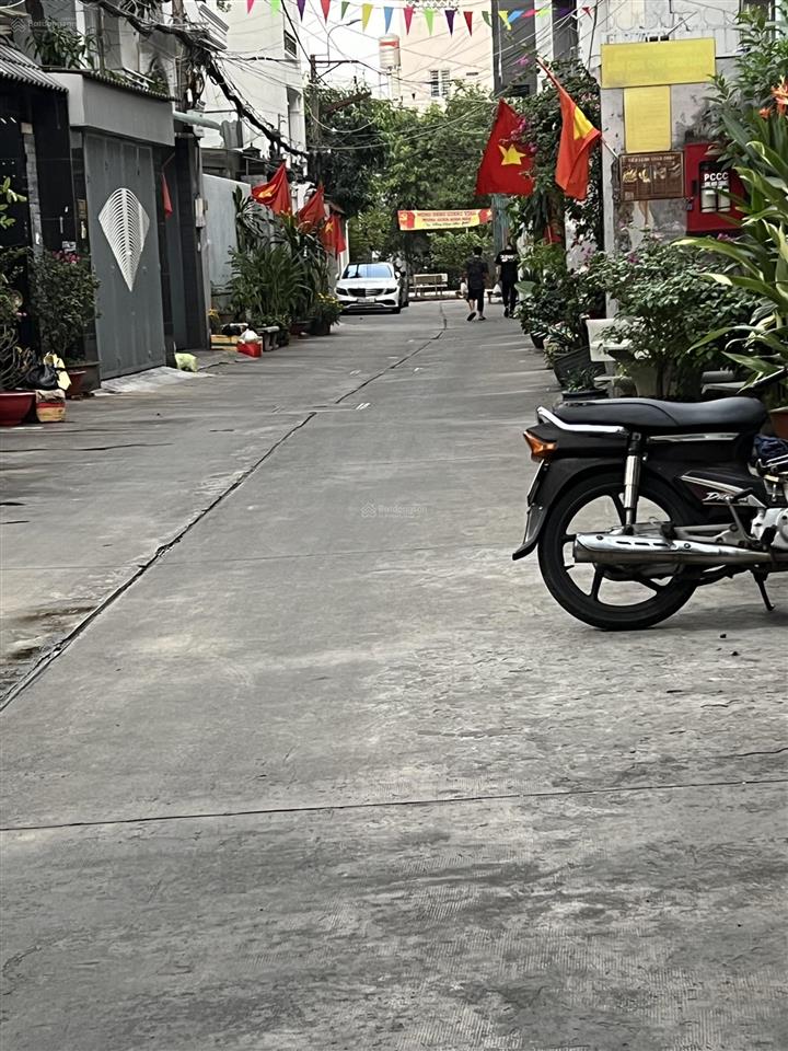 Nhà đẹp lạc long quân phường hoà bình quận 11  xe hơi đỗ cửa  3 tầng btct  sát đầm sen