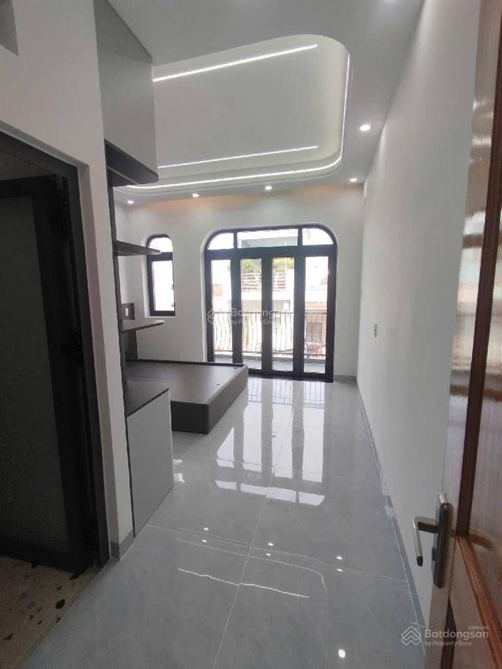 Nhà đẹp lạc long quân phường hoà bình quận 11  xe hơi đỗ cửa  3 tầng btct  sát đầm sen
