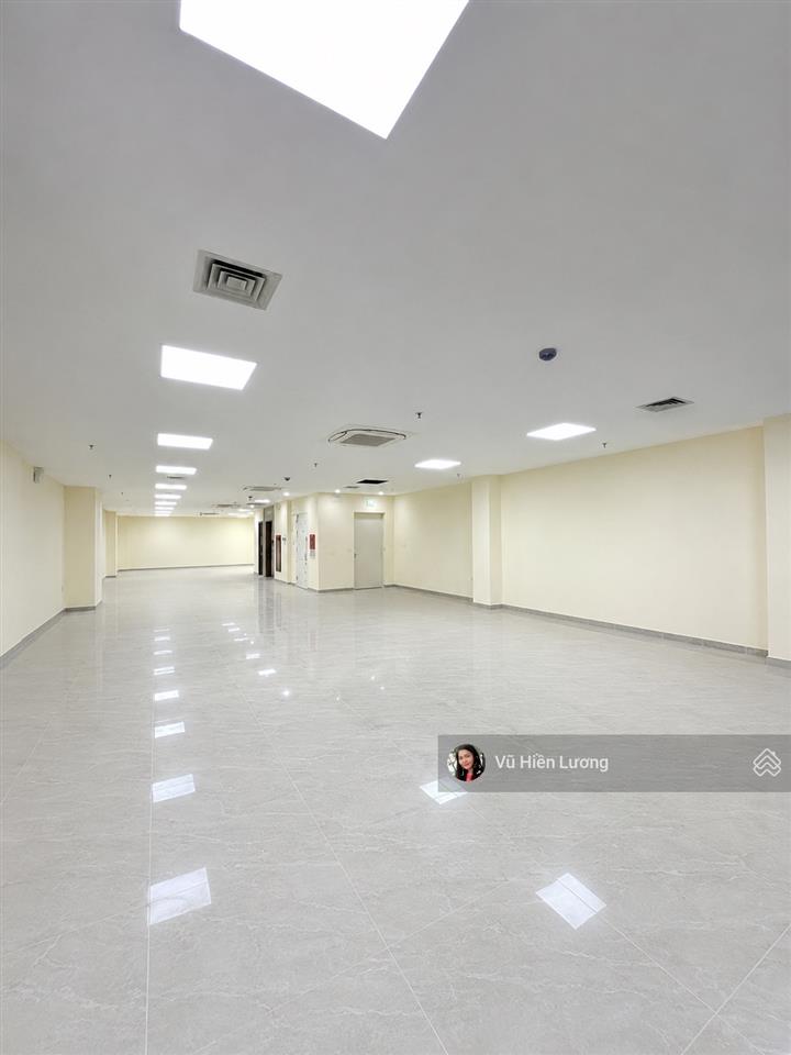 Chính chủ bán toà văn phòng 8 tầng view hồ. pháp lý chuẩn, vận hành ngay. giá 165tỷ