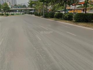 Bán nhà ngõ trường chinh, đống đa, dt 122m2, mt 9.8m, giá 33 tỷ, mặt tiền khủng, 10m mặt phố