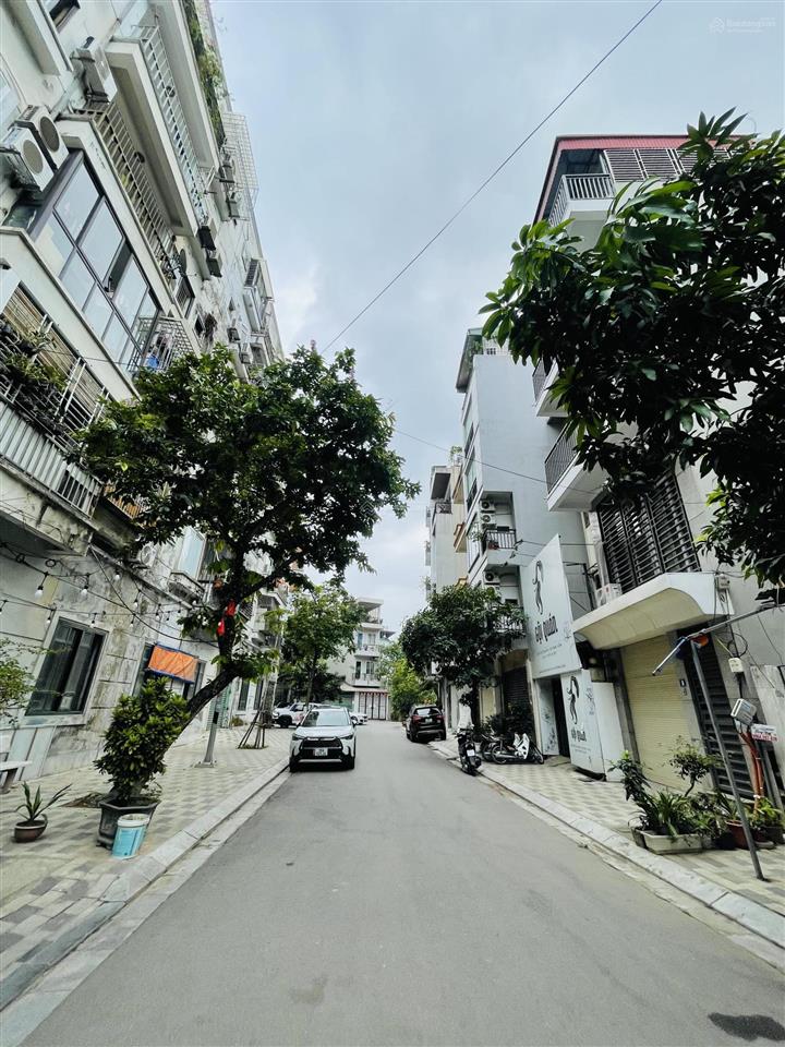 Khu phân lô cán bộ hưu trí an ninh nội khu, 104m2 7 tầng mt 8.4m thoáng sau, thiện trí bán