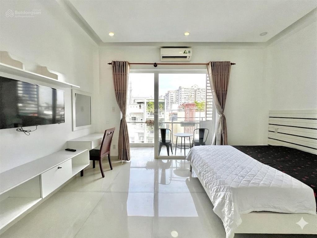 Cho thuê căn hộ ban công lớn đường phan văn trị gần hướng ra cầu bông q1, ngã tư hàng xanh