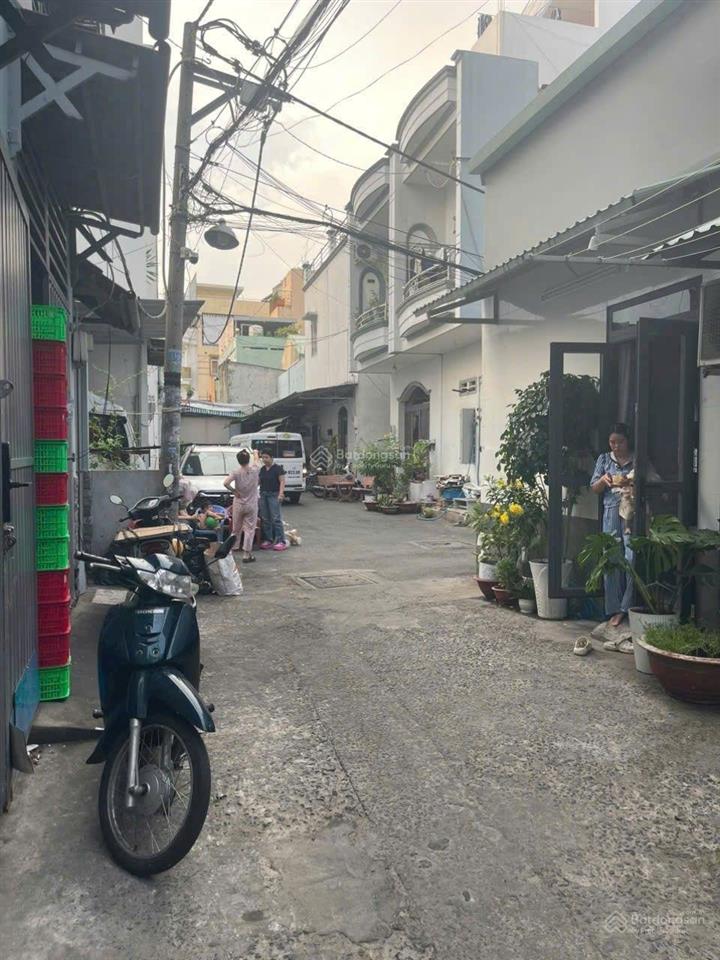 Nhà 2 tầng 80m 1 sẹc đường nguyễn súy hẻm xe hơi giá 6.2 tỷ