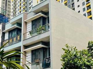 Nhà 1 trệt 3 lầu xây kiên cố, dtxd 222m2 cạnh làng đhqg tp.hcm