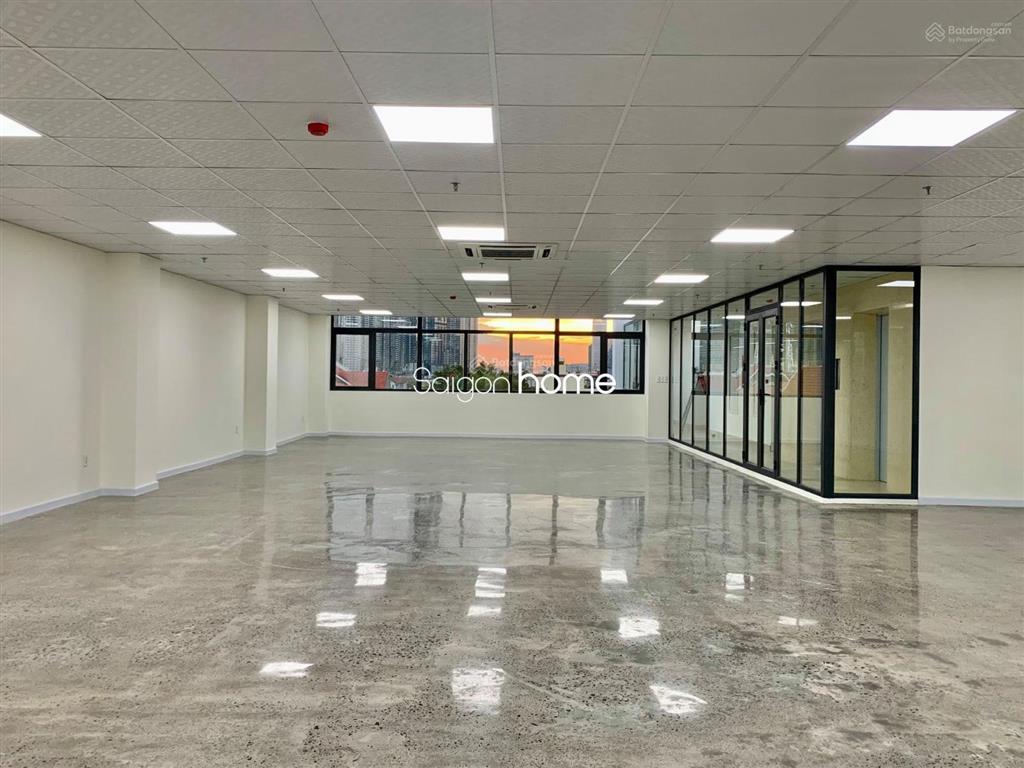 Cho thuê tòa nhà mới xây gần mặt tiền trần não quận 2  8x25m hầm trệt 3 lầu sân thượng