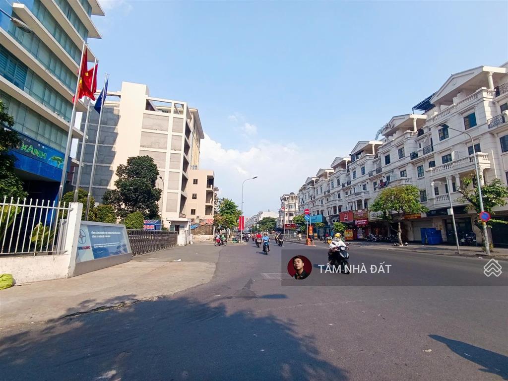 Gần lotte mart nguyễn văn lượng ! bán nhà 5 tầng cứng  5pn 7wc  đa công năng vừa ở vừa cho thuê