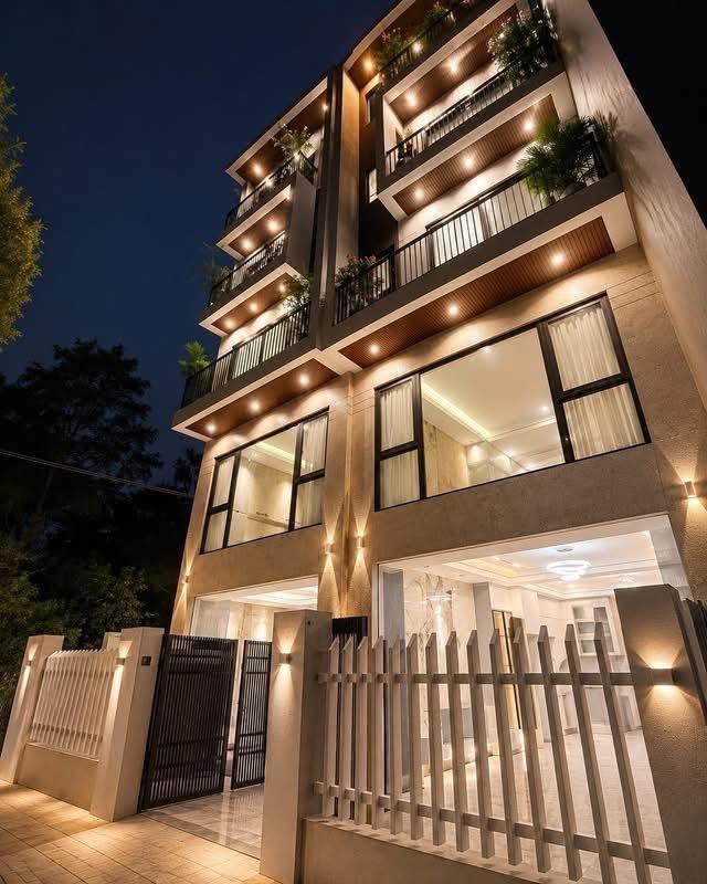 Ngọc Thụy – Long Biên
65m² .Mặt tiền 5m
-Nhà mới 5 tầng thang máy-
Ô tô đỗ cổng  2 mặt