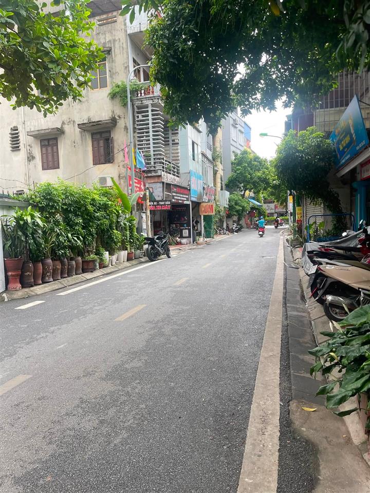 BÁN NHÀ PHÚC ĐỒNG LONG BIÊN – GARA Ô TÔ – THANG MÁY – FULL NỘI THẤT 
. Vị trí đẹp tại