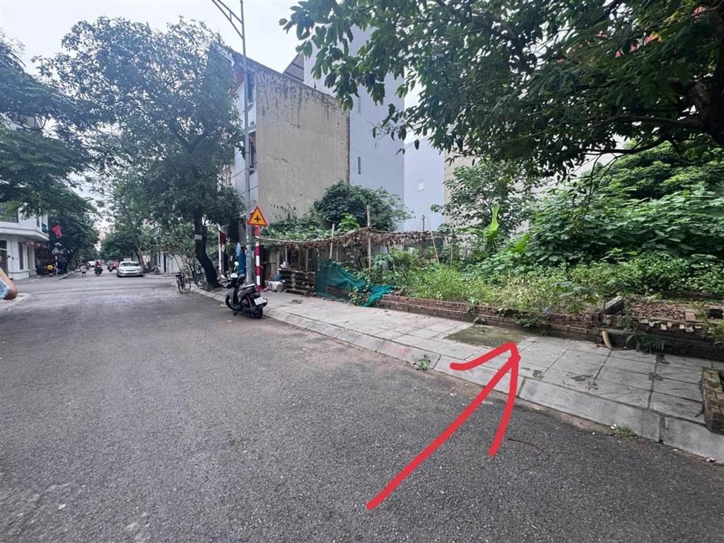 MẢNH ĐẤT ĐẸP -VIỆT HƯNG .LONG BIÊN- KHU PHÂN LÔ . CB CÔNG AN– 50M² – ĐƯỜNG 6M – KINH