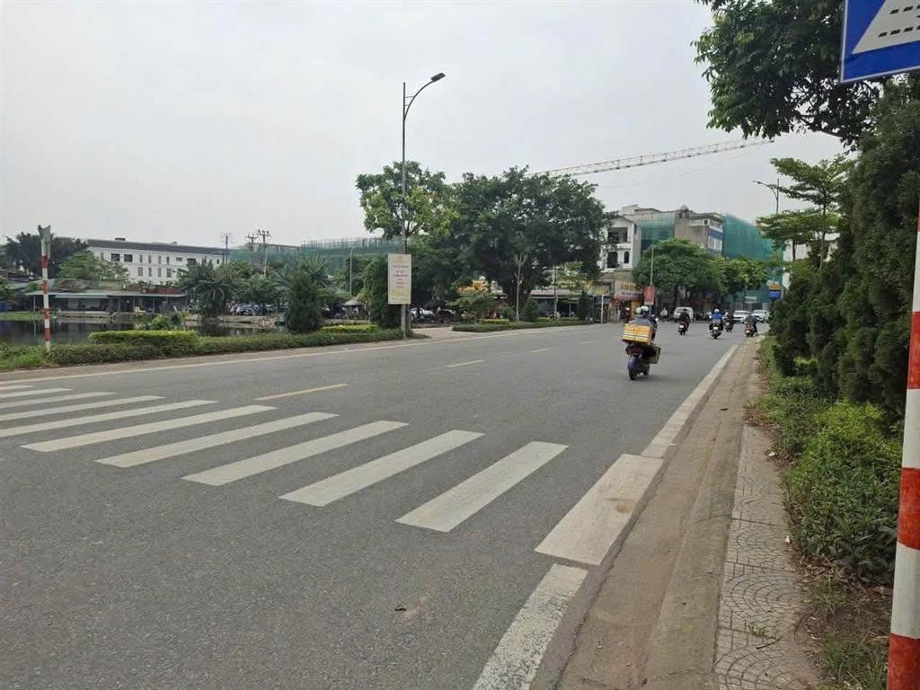 BÁN NHÀ TRUNG TÂM THẠCH BÀN – CỔ LINH  92M² × 6 TẦNG  GARA Ô TÔ  THANG MÁY
