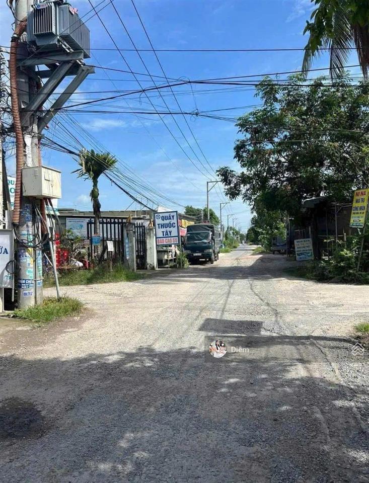 Cần tiền cho con du học bán lô đất 336m2 đ. nguyễn trọng cát gần trung tâm trảng bàng 950tr, shr