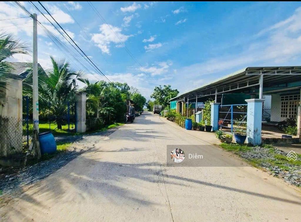 Đất sát bên vin hóc môn giá chỉ 1,3 tỷ, dt 140m2 ngang 6, đ. lê minh nhựt  tân thông hội, sổ riêng