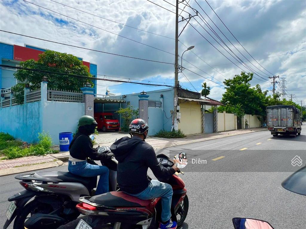 Chủ đang rất cần tiền cần bán lô 200m² đất đ. nguyễn thị se  tân thông hội, sổ riêng