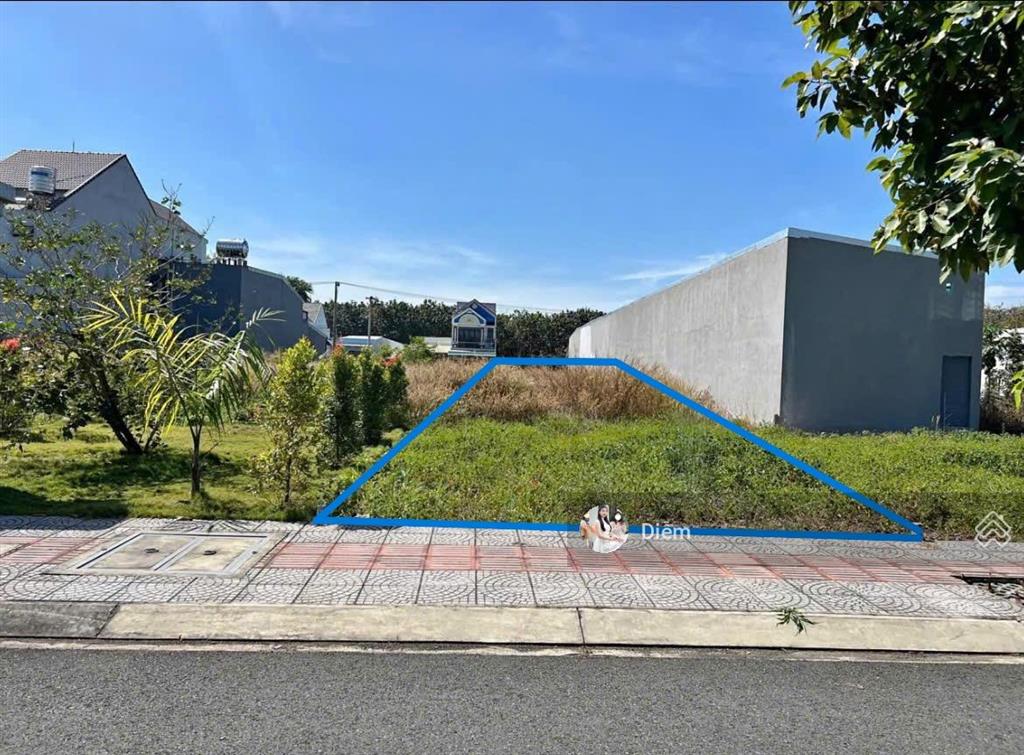 Đầu tư gần vin hóc môn. 1 lô 131m2 giá 1,350 tỷ đ. lê thị sắc gần kcn tân phú trung, shr