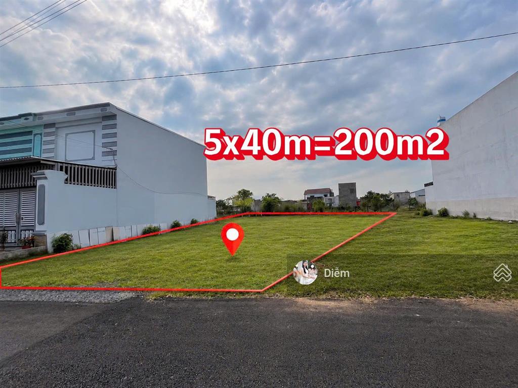 Chủ kẹt tiền cần bán 200m2 đất giá 800tr, đ. bàu mây gần chợ suối sâu cách 5 phút đi xe, sổ riêng