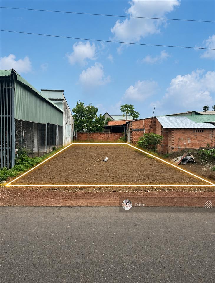 Kẹt tiền cần bán lô 150m2 đất đ.trần văn chẩm  tân thông hội giá 700tr, sổ hồng riêng