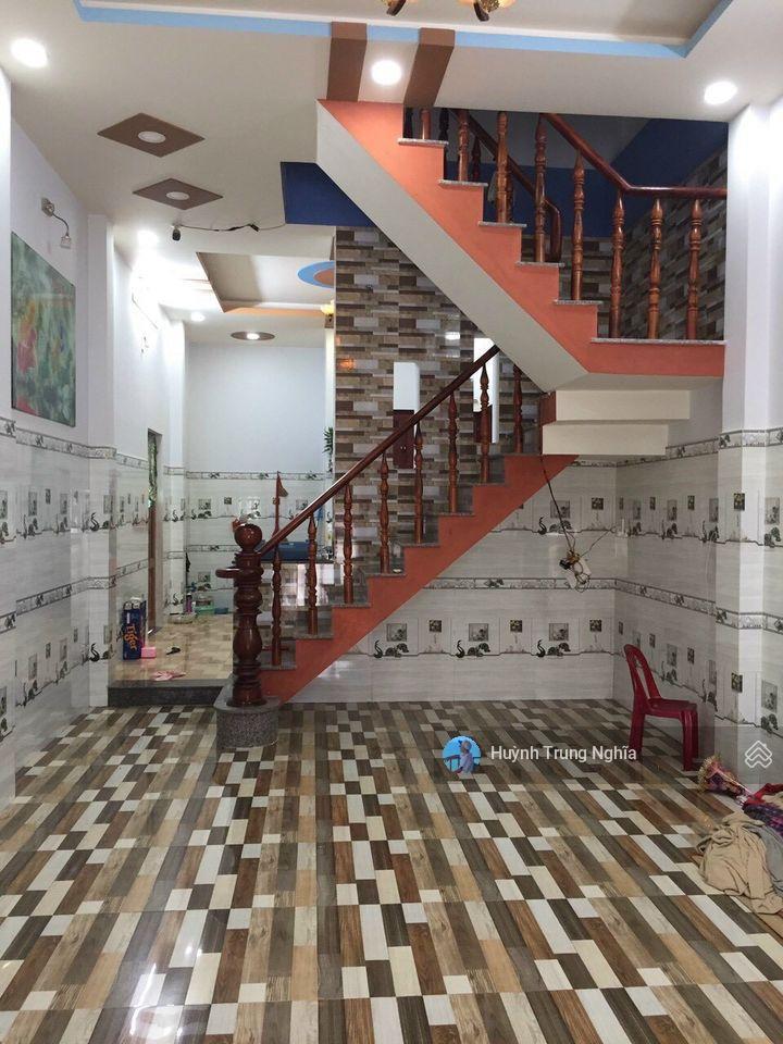 Chủ kẹt tiền bán gấp căn nhà 1 trệt 1 lầu ( giá 1 tỷ 350 ) ở đường nguyễn văn ni thị trấn củ chi