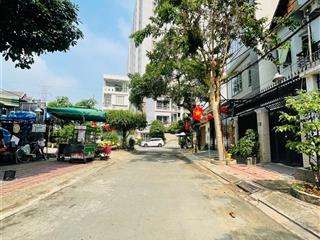 Bán đất xây tự do được 7 tầng ngay xa lộ hà nội cách vành đai 2 chỉ 20m phù hợp làm chdv, khách sạn
