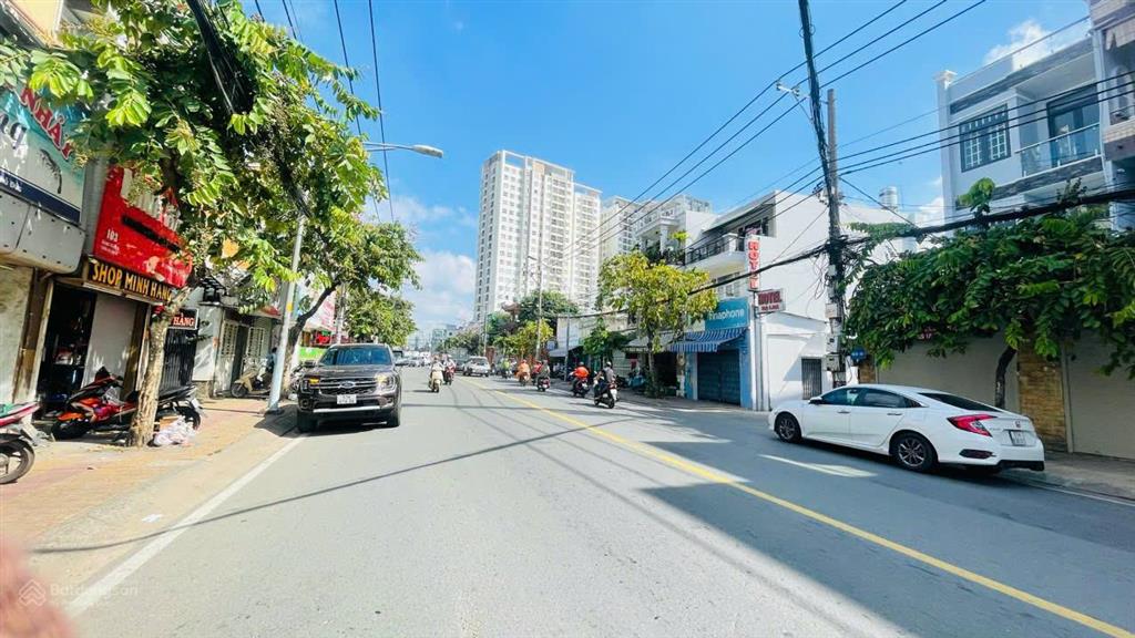 Bán đất 3 mặt tiền thoáng thích hợp xây chdv, khách sạn ngay mặt tiền đặng văn bi trung tâm thủ đức