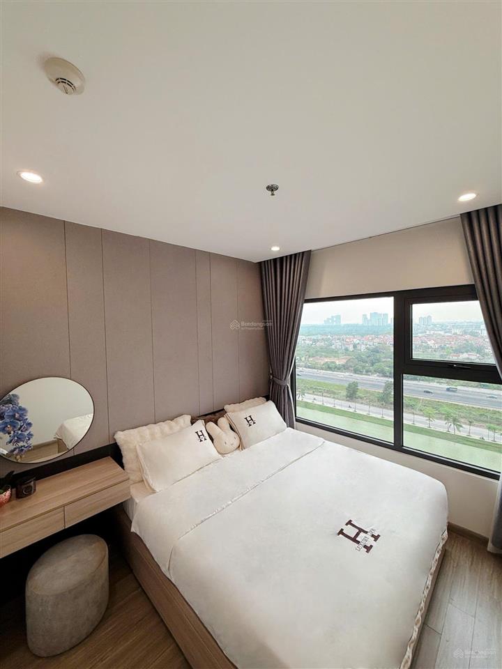 Chủ nhà cần tiền bán gấp căn hộ 1ng + 1vs full đồ đẹp tại vinhomes ocean park 1