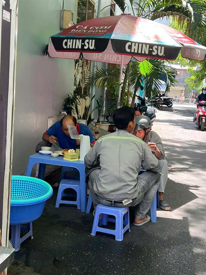 ►  SANG GẤP QUÁN CƠM TRƯA VĂN PHÒNG – ĐANG KINH DOANH TỐT – GÒ VẤP