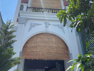 Hàng hiếm nhà bè  biệt thự mặt tiền sông