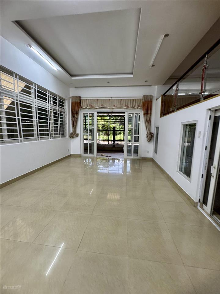 Cho thuê biệt thự 450m2, 5pn, 3wc, tại số 10, đường 14a, kdc t30, giá tốt chỉ với 23 triệu vnd
